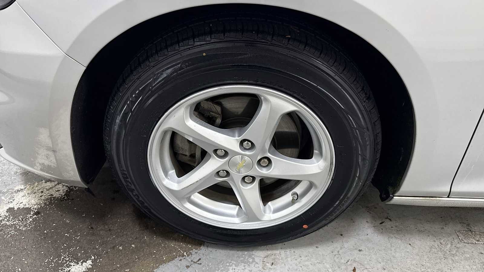 Thumbnail: 2018 Chevrolet Malibu - 10