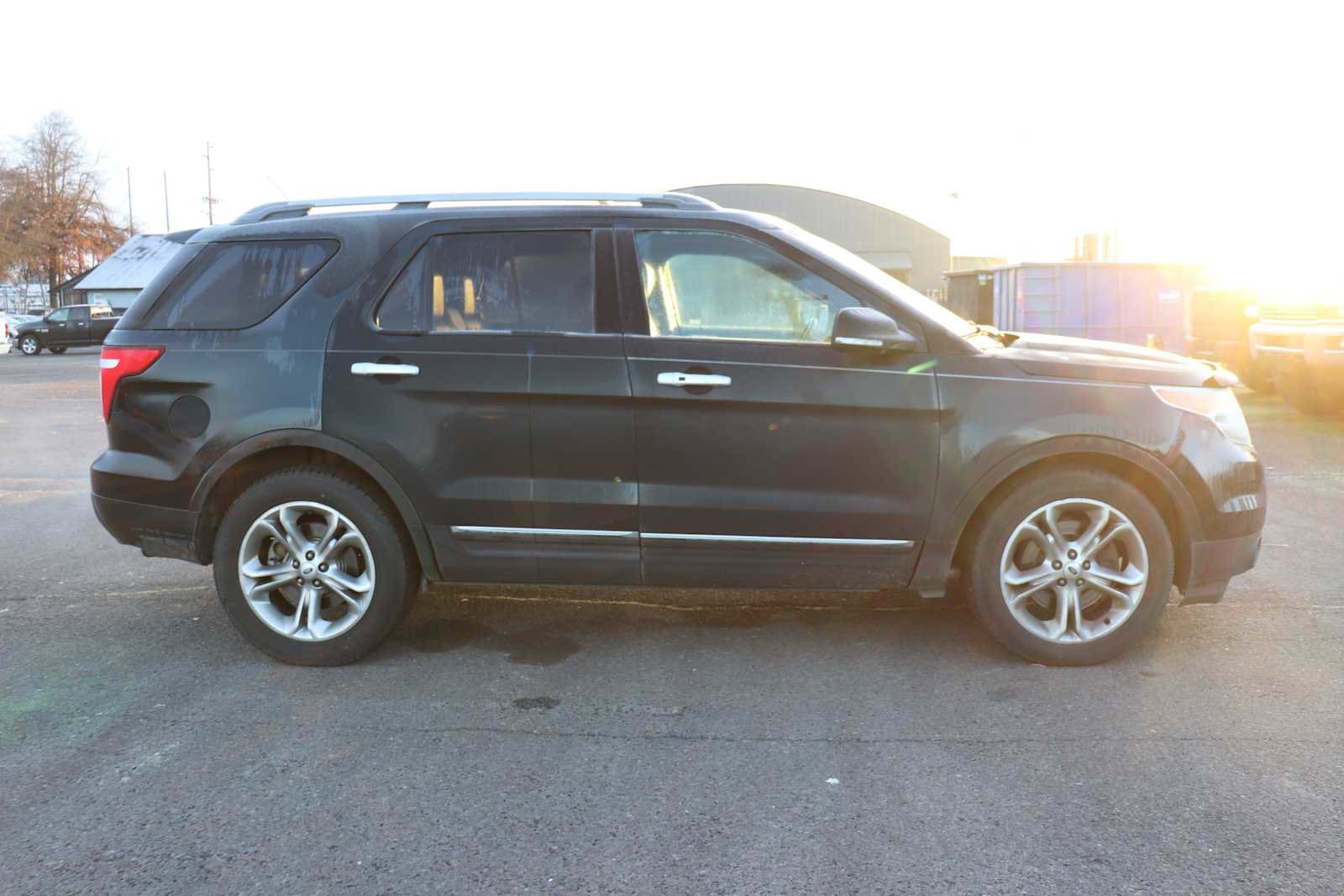 Thumbnail: 2015 Ford Explorer - 4