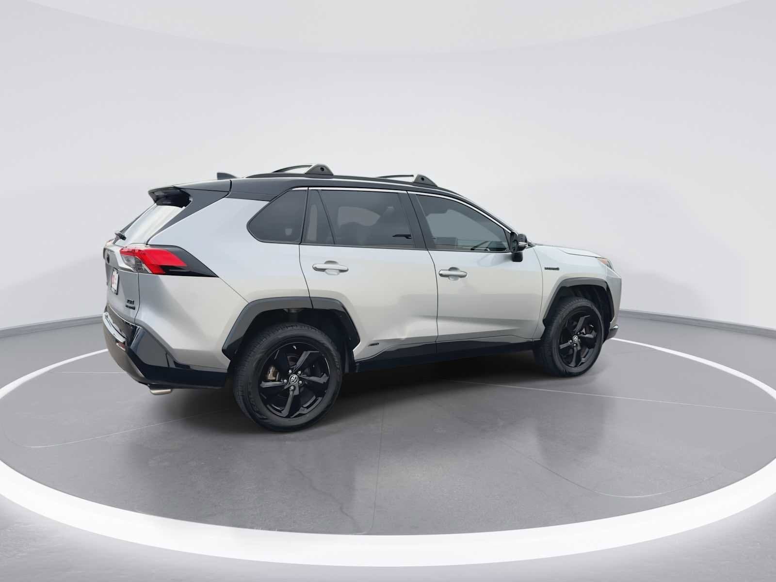 Thumbnail: 2019 Toyota RAV4 - 8
