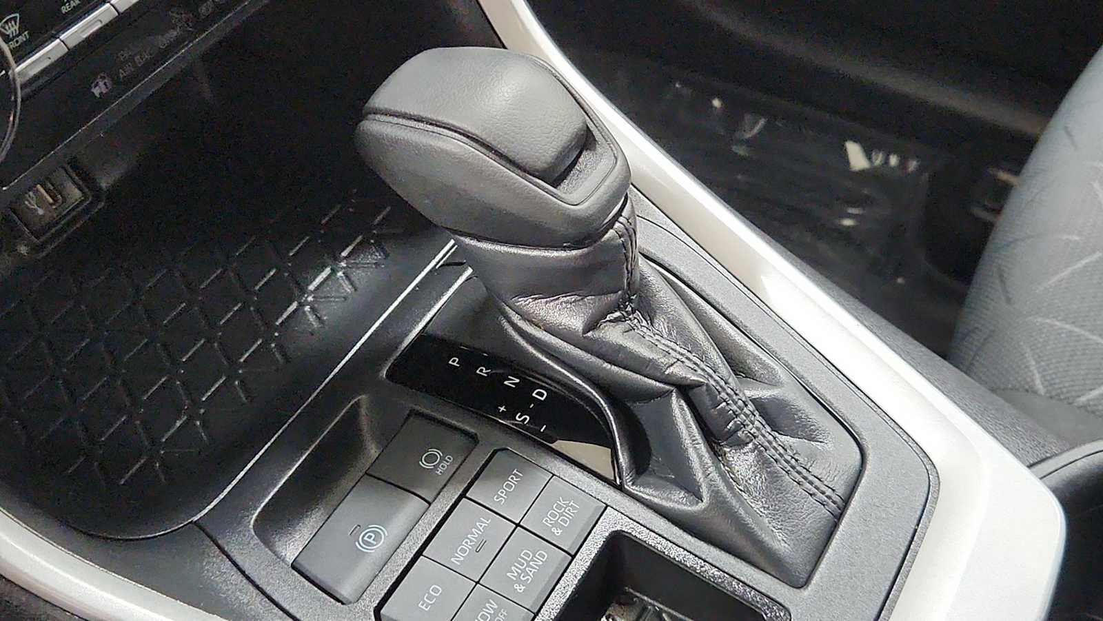 Thumbnail: 2025 Toyota RAV4 - 22