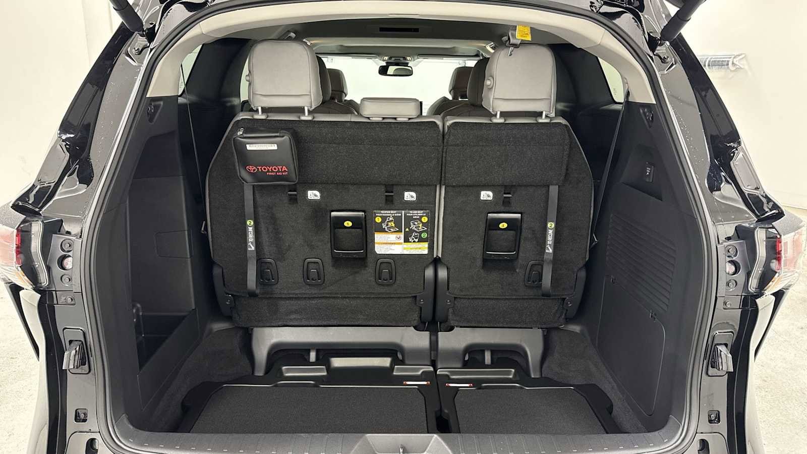 Thumbnail: 2025 Toyota Sienna - 29