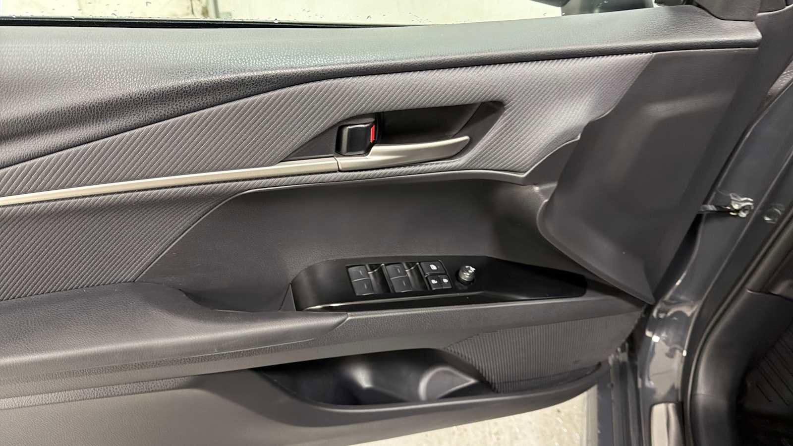 Thumbnail: 2025 Toyota Camry - 15