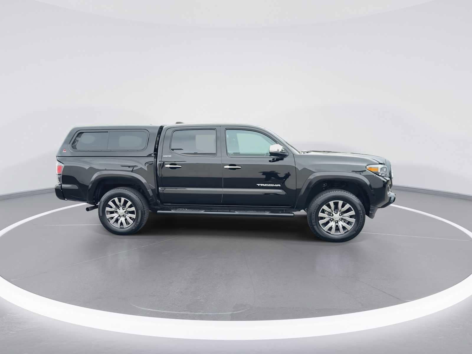 Thumbnail: 2023 Toyota Tacoma - 9
