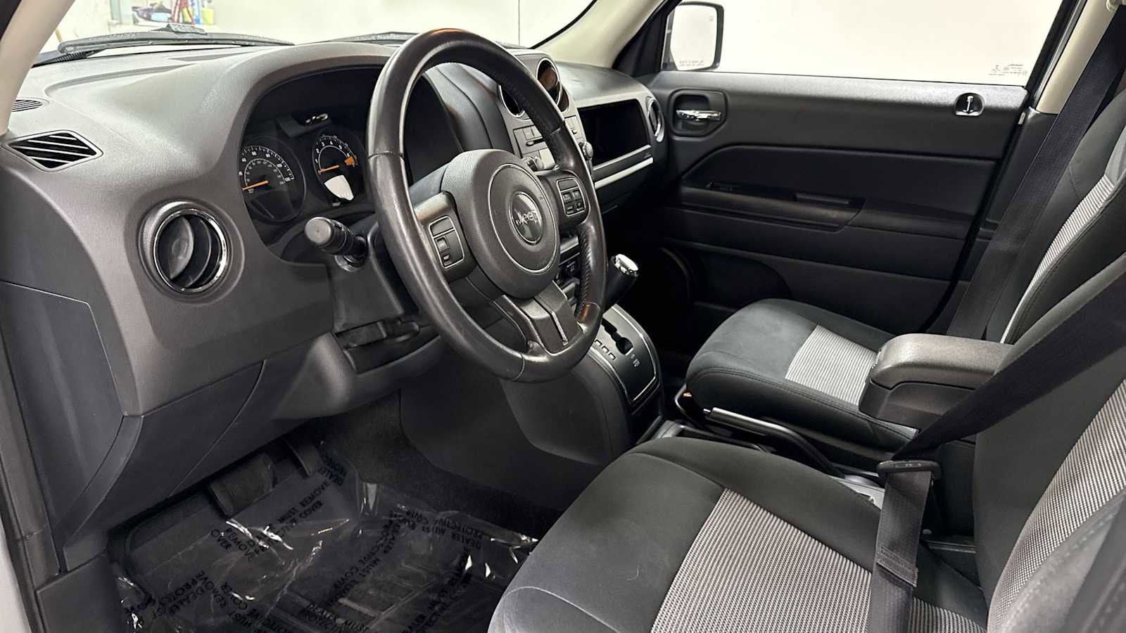 Thumbnail: 2014 Jeep Patriot - 12