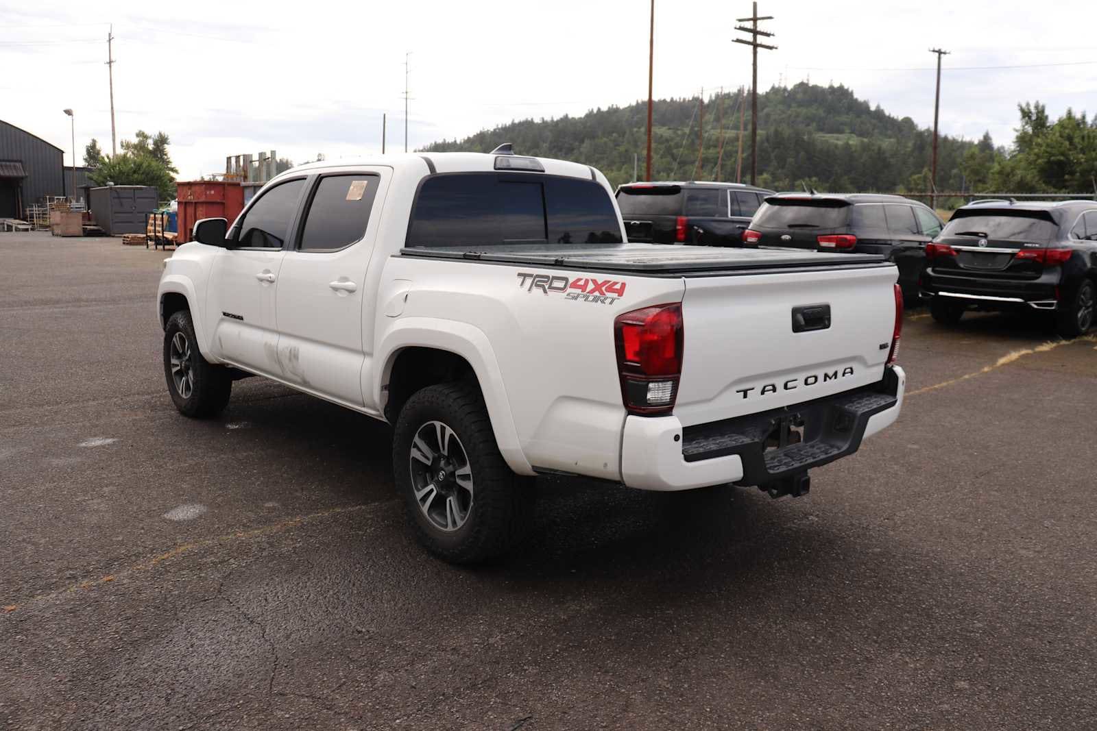 Thumbnail: 2019 Toyota Tacoma - 7