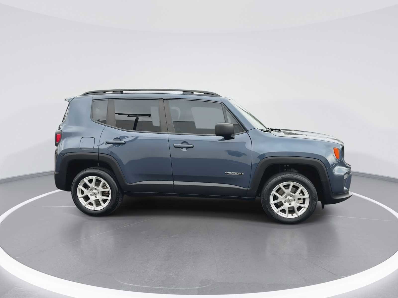 Thumbnail: 2022 Jeep Renegade - 9