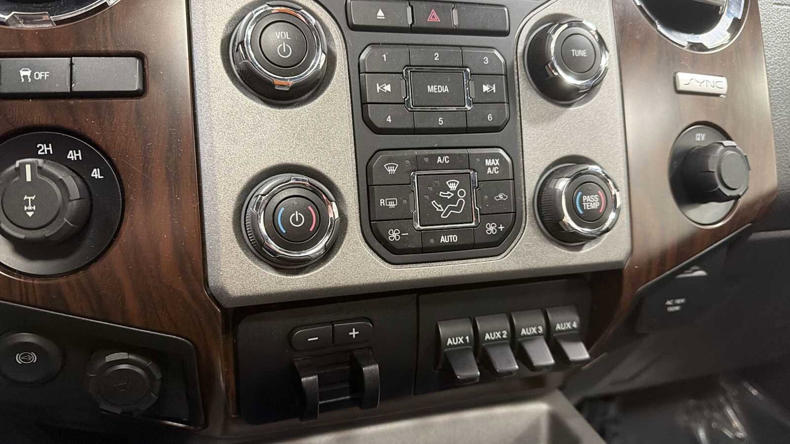 Thumbnail: 2015 Ford F-350 - 21