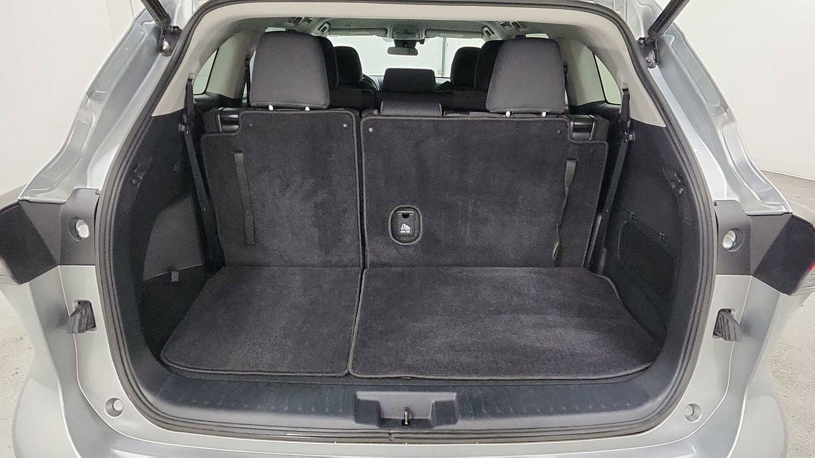 Thumbnail: 2021 Toyota Highlander - 28