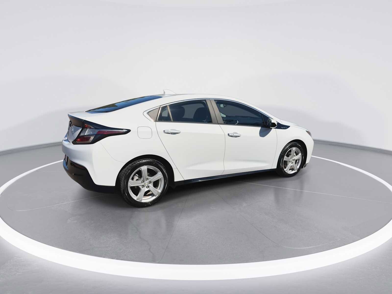 Thumbnail: 2018 Chevrolet Volt - 8