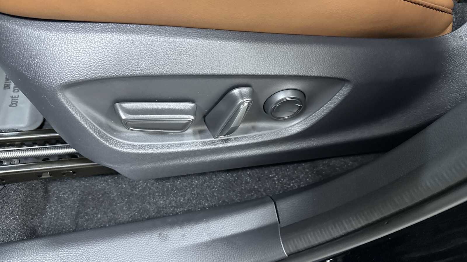 Thumbnail: 2026 Toyota Crown Signia - 14