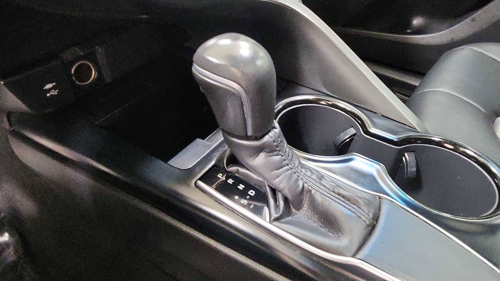 Thumbnail: 2018 Toyota Camry - 21