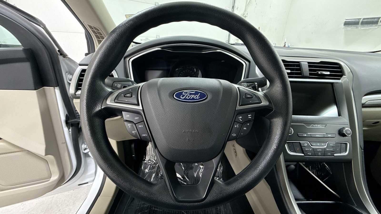 Thumbnail: 2020 Ford Fusion - 16