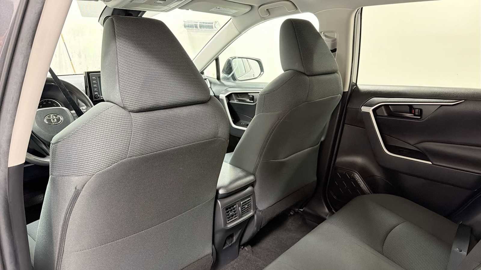 Thumbnail: 2021 Toyota RAV4 - 24