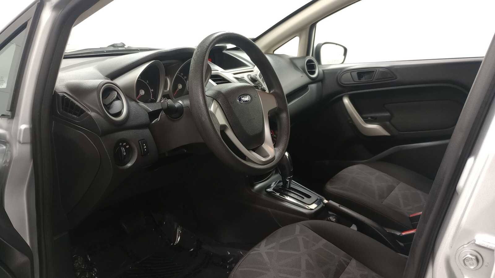 Thumbnail: 2011 Ford Fiesta - 12