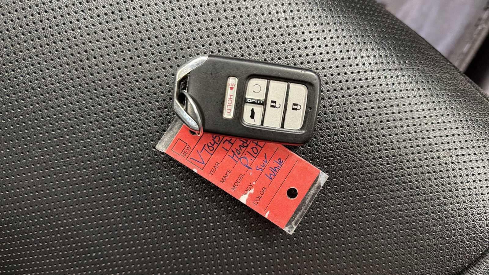 Thumbnail: 2017 Honda Pilot - 33