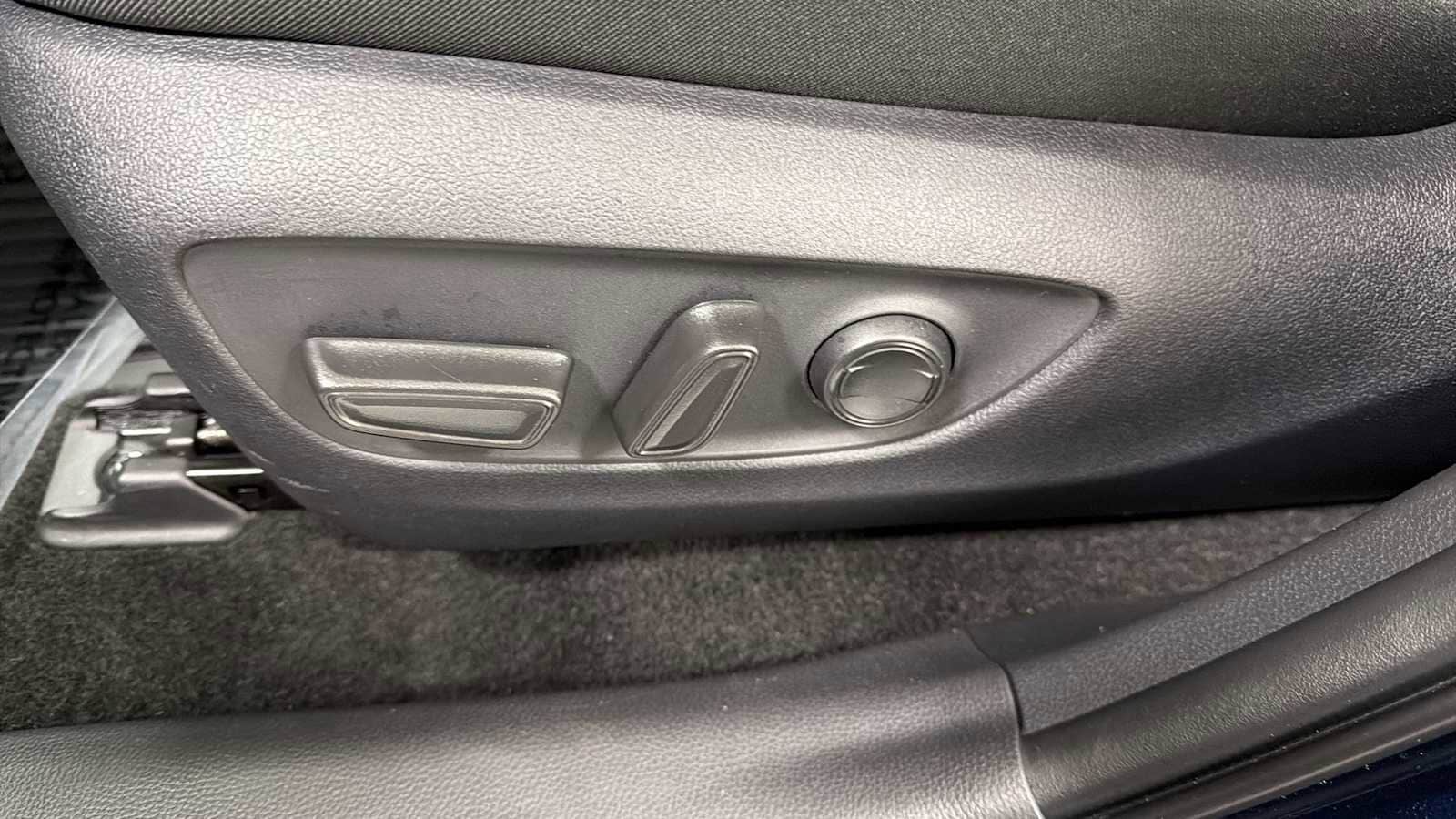 Thumbnail: 2025 Toyota RAV4 - 14