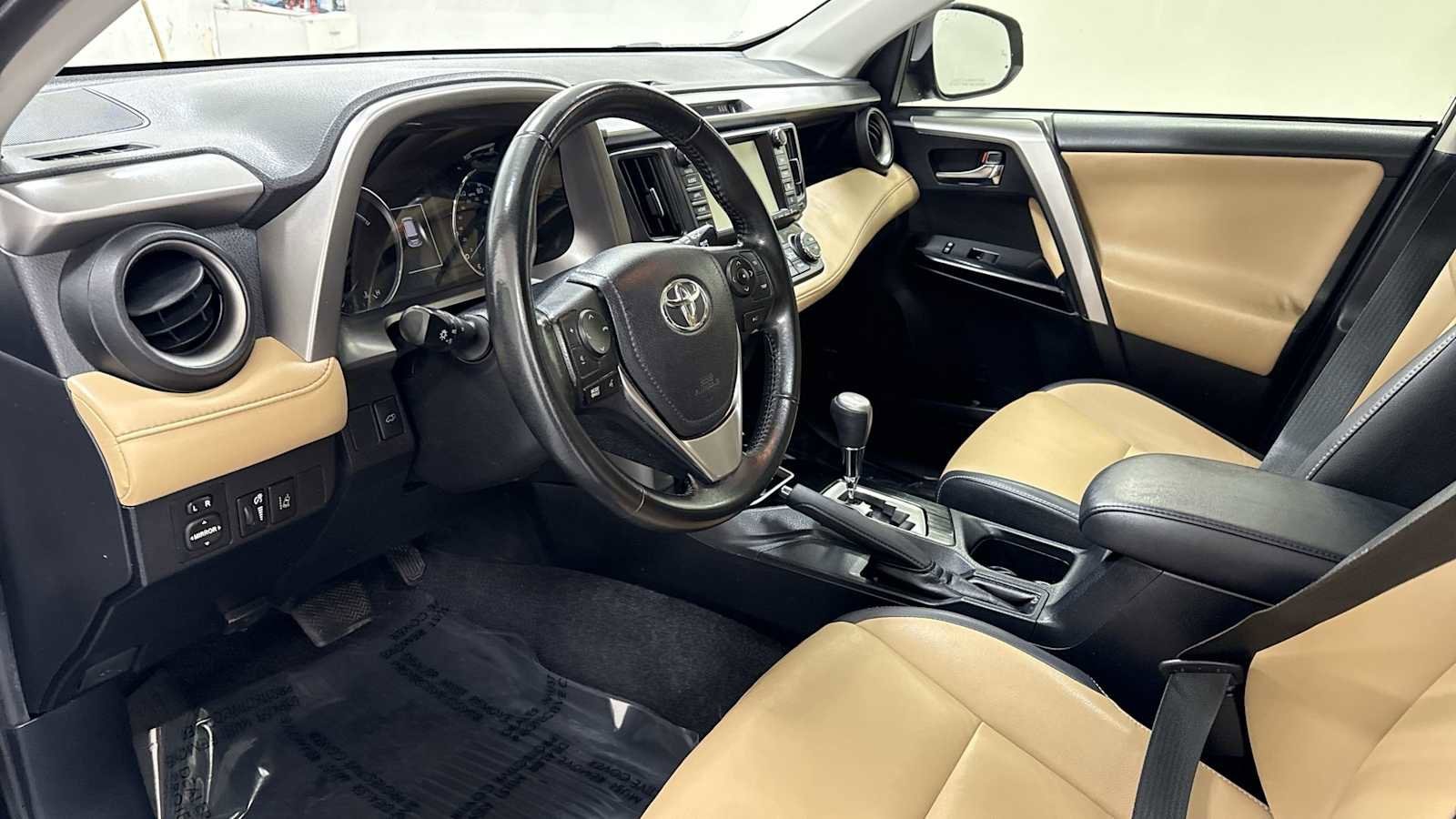 Thumbnail: 2017 Toyota RAV4 - 12