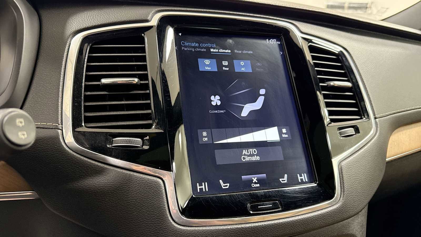 Thumbnail: 2018 Volvo XC90 - 21