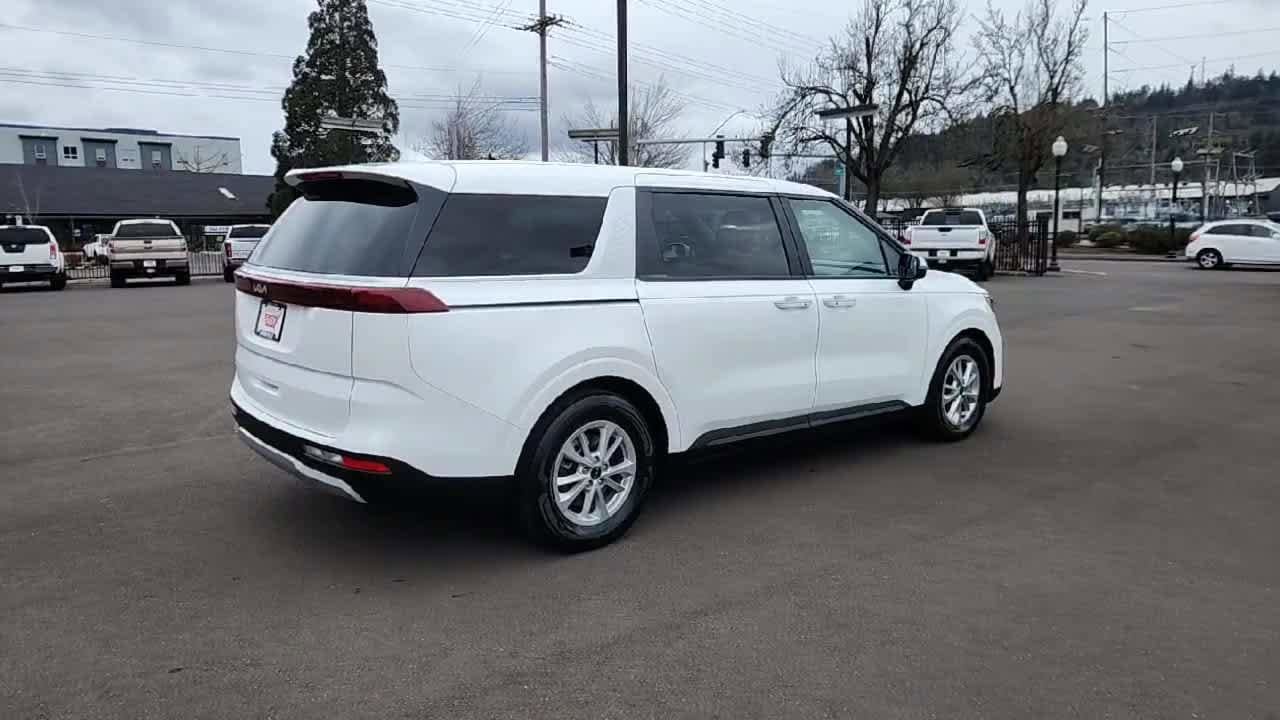 Thumbnail: 2024 Kia Carnival - 8