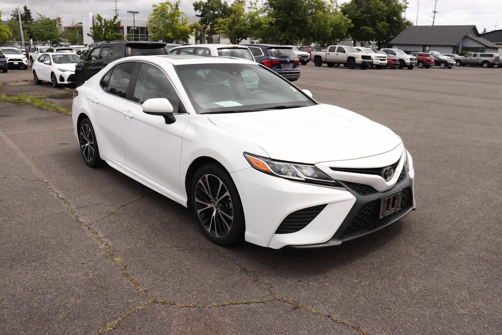 Thumbnail: 2018 Toyota Camry - 3