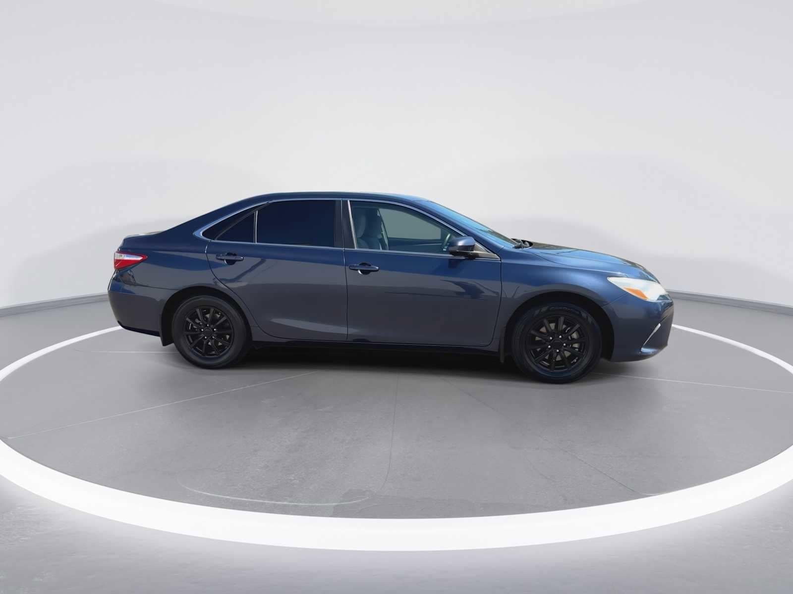 Thumbnail: 2015 Toyota Camry - 9