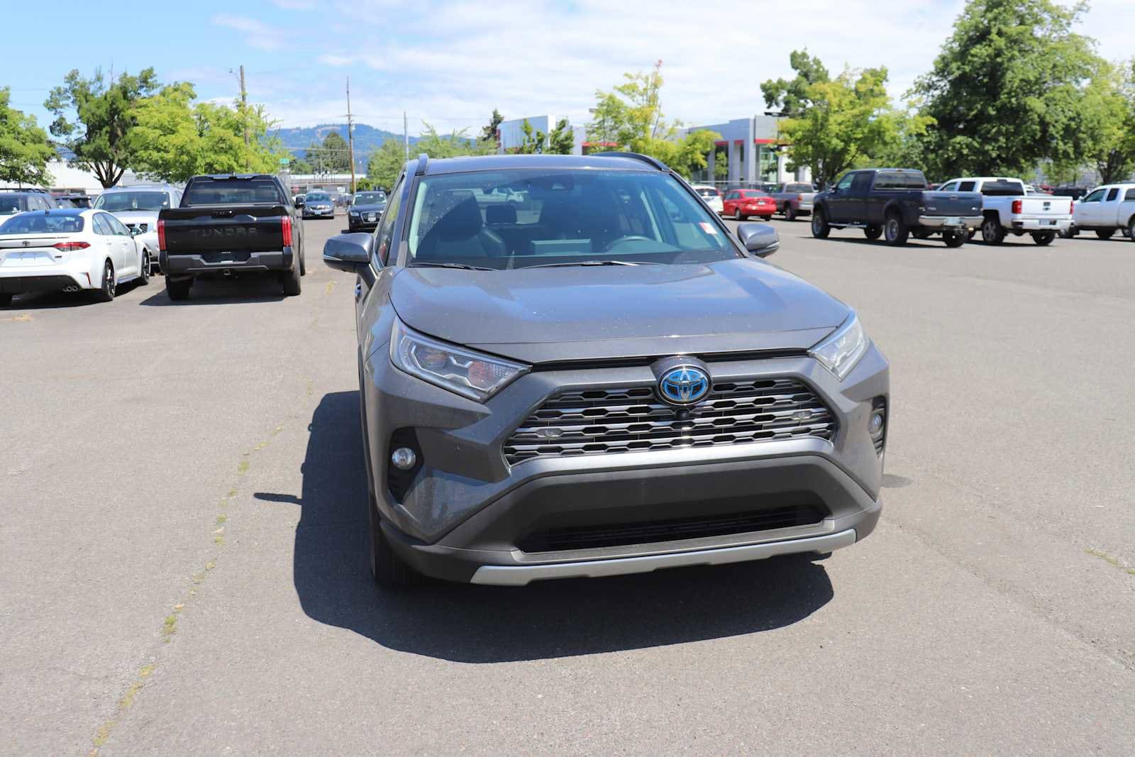 Thumbnail: 2020 Toyota RAV4 - 3