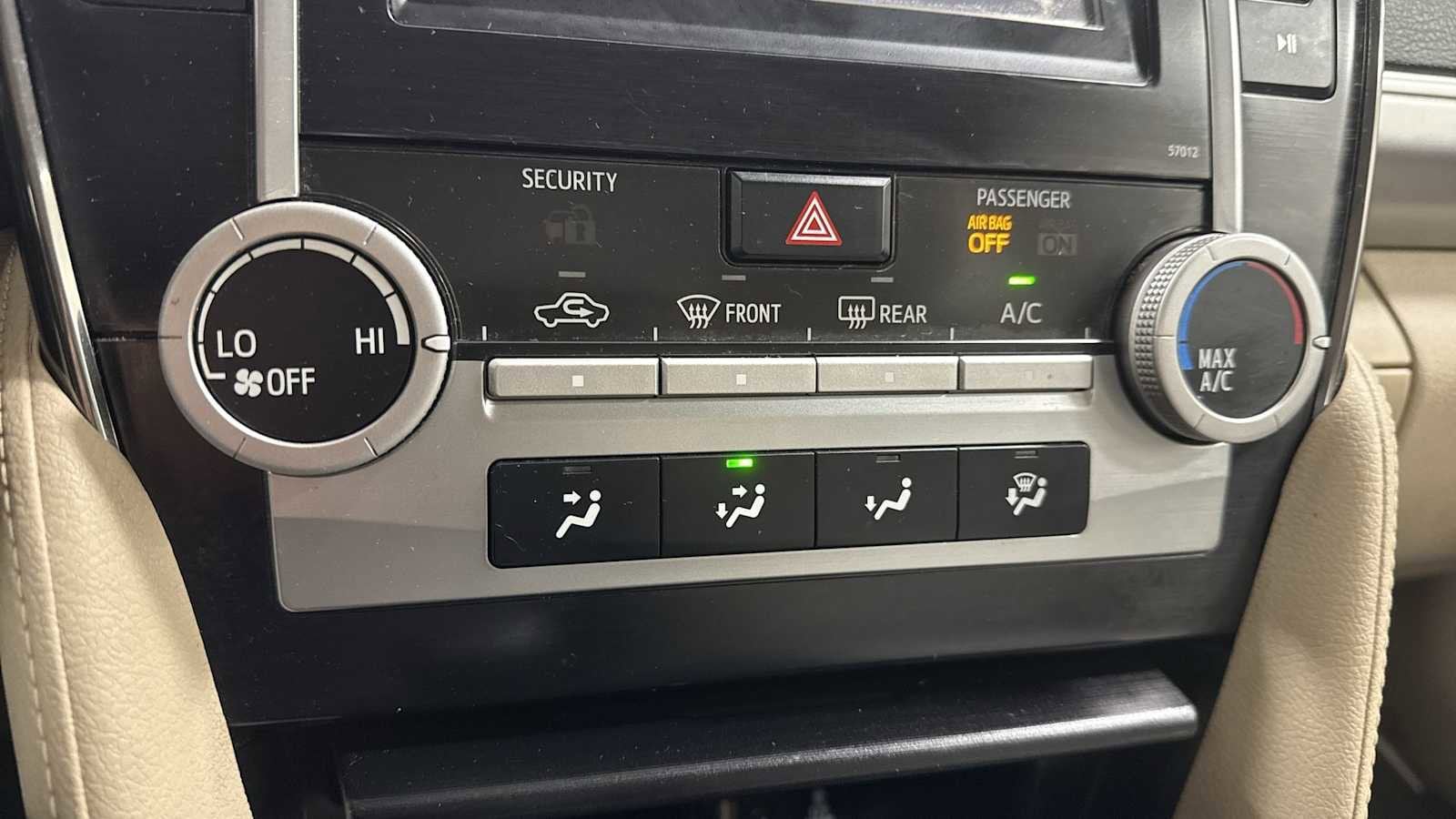 Thumbnail: 2012 Toyota Camry - 19