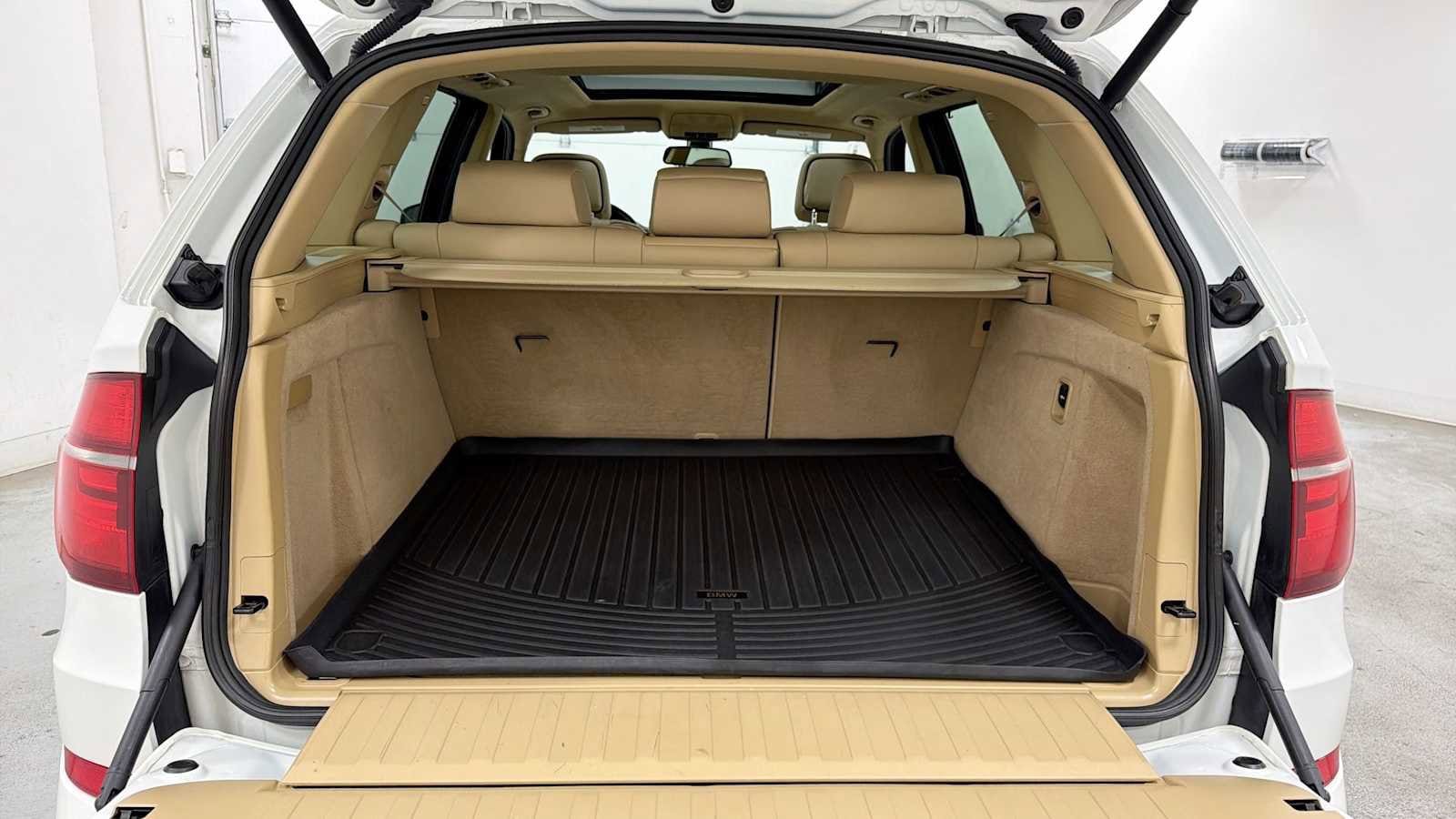 Thumbnail: 2013 BMW X5 - 29