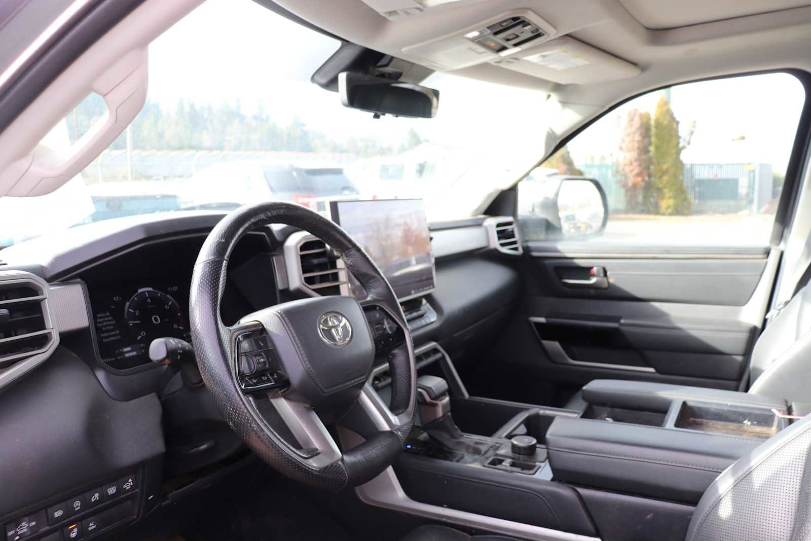 Thumbnail: 2024 Toyota Tundra - 10