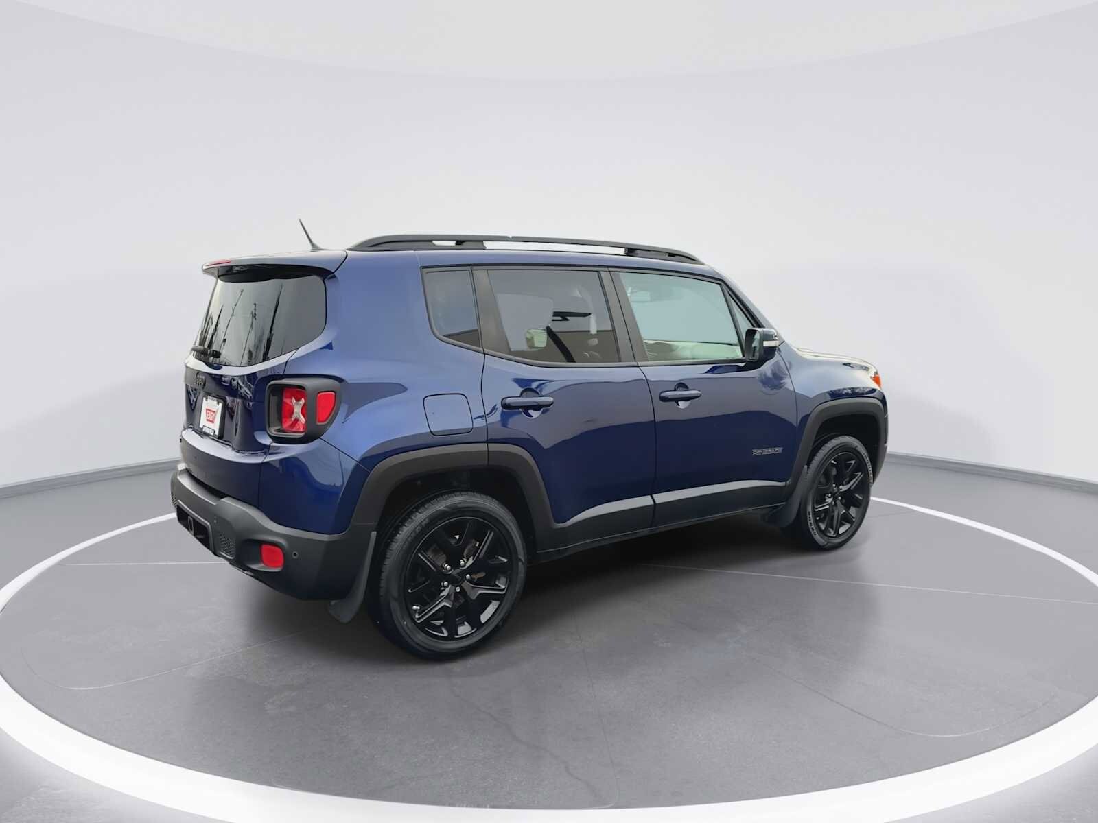 Thumbnail: 2017 Jeep Renegade - 8