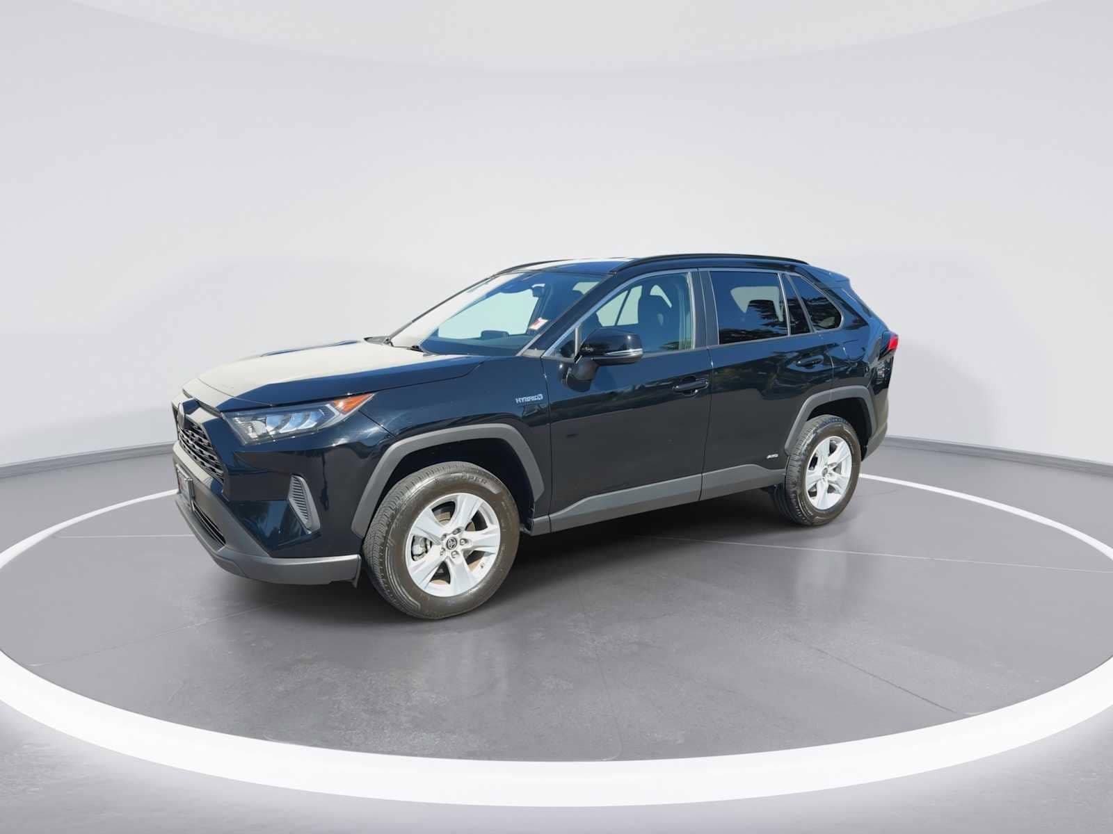 Thumbnail: 2021 Toyota RAV4 - 4