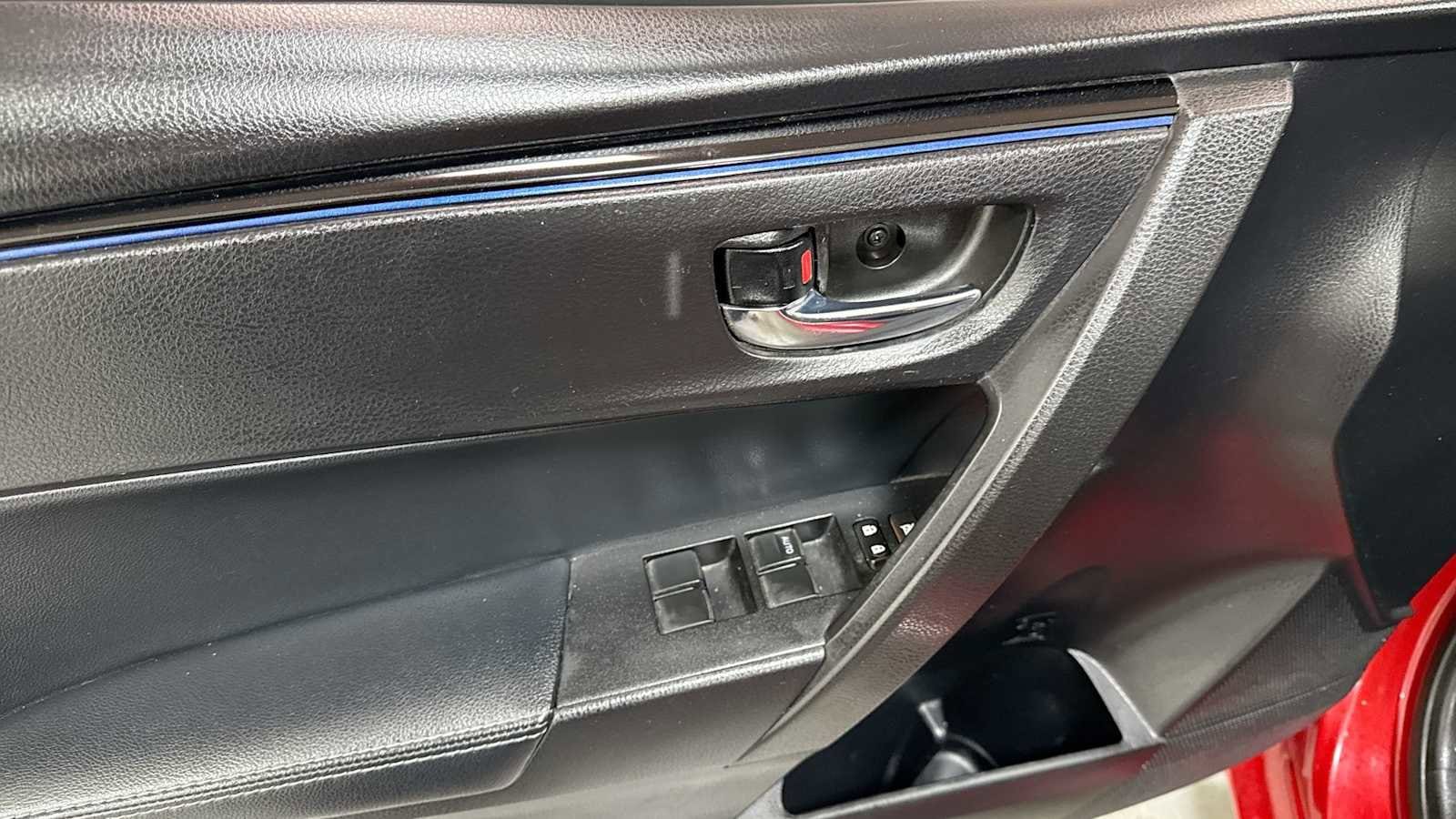 Thumbnail: 2018 Toyota Corolla - 15
