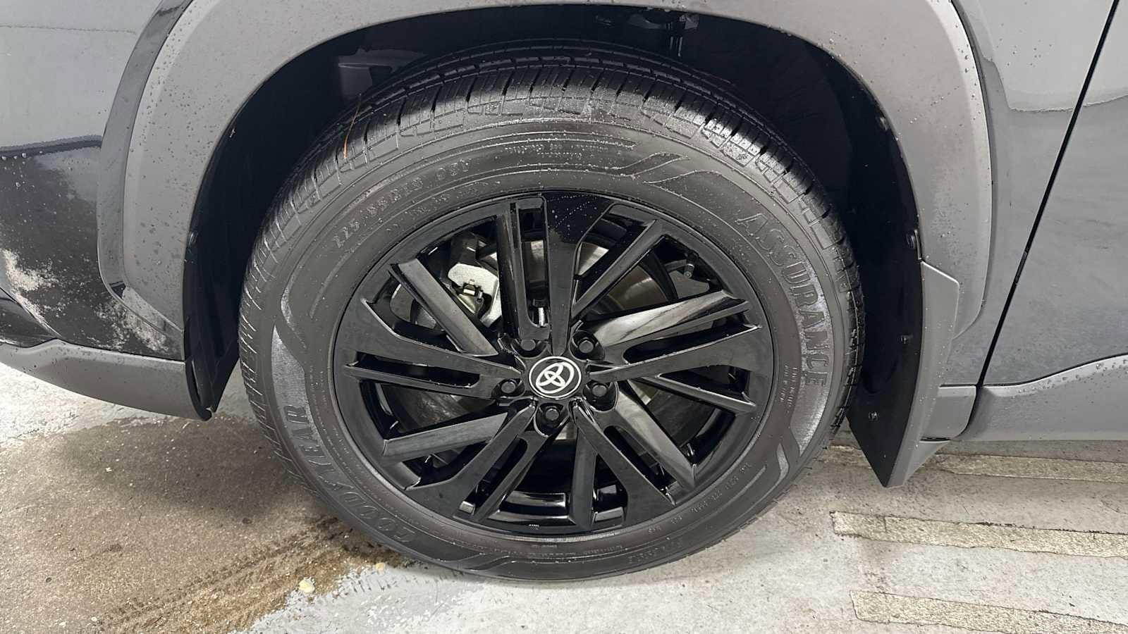 Thumbnail: 2025 Toyota Corolla Cross - 10