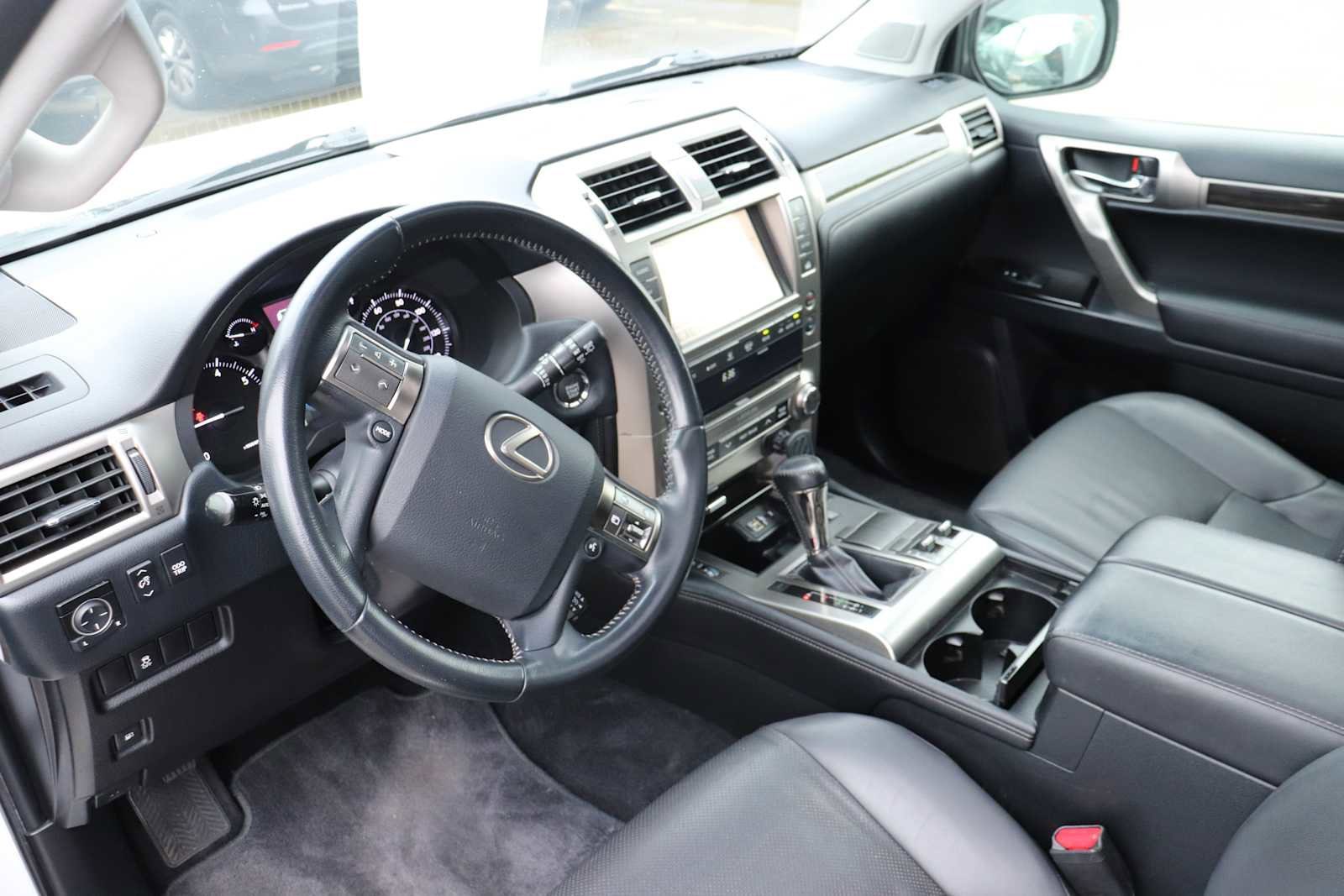 Thumbnail: 2016 Lexus GX - 10
