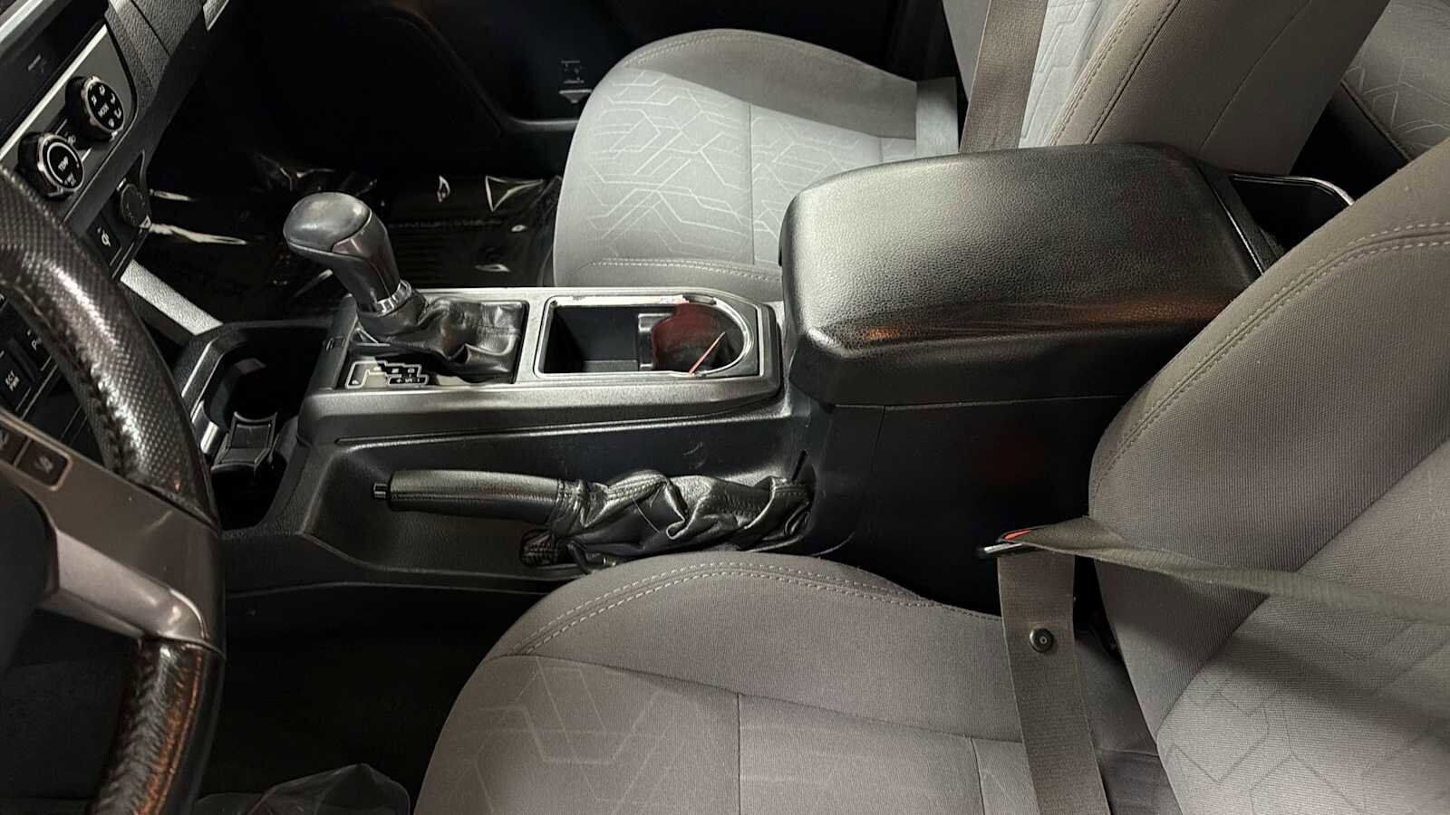 Thumbnail: 2018 Toyota Tacoma - 23