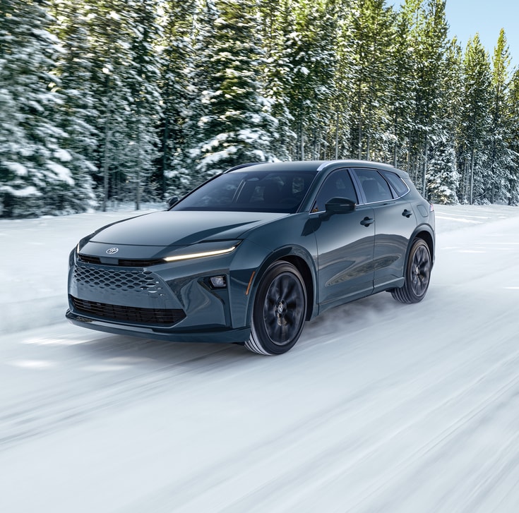 2025-Toyota-CrownSignia-Limited-SUV-L06.png blue Toyota Crown Signia in the snow
