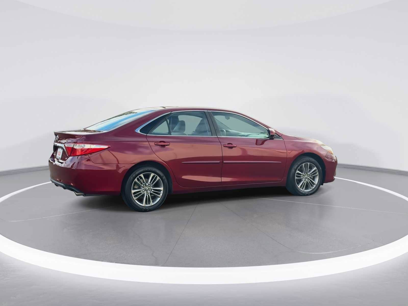 Thumbnail: 2017 Toyota Camry - 8