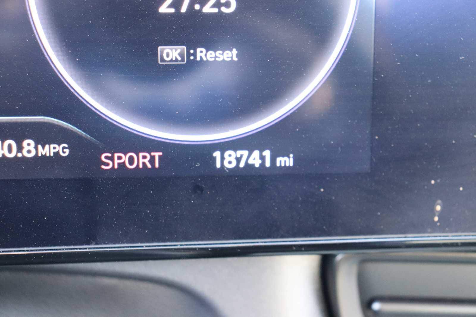 Thumbnail: 2025 Hyundai Elantra - 11