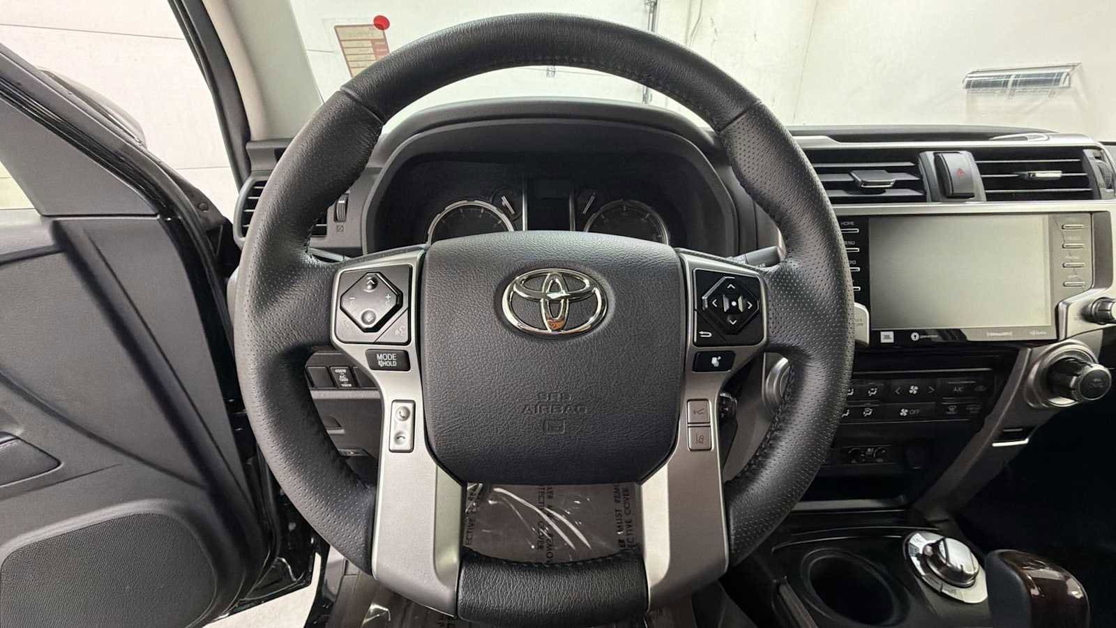 Thumbnail: 2020 Toyota 4Runner - 16