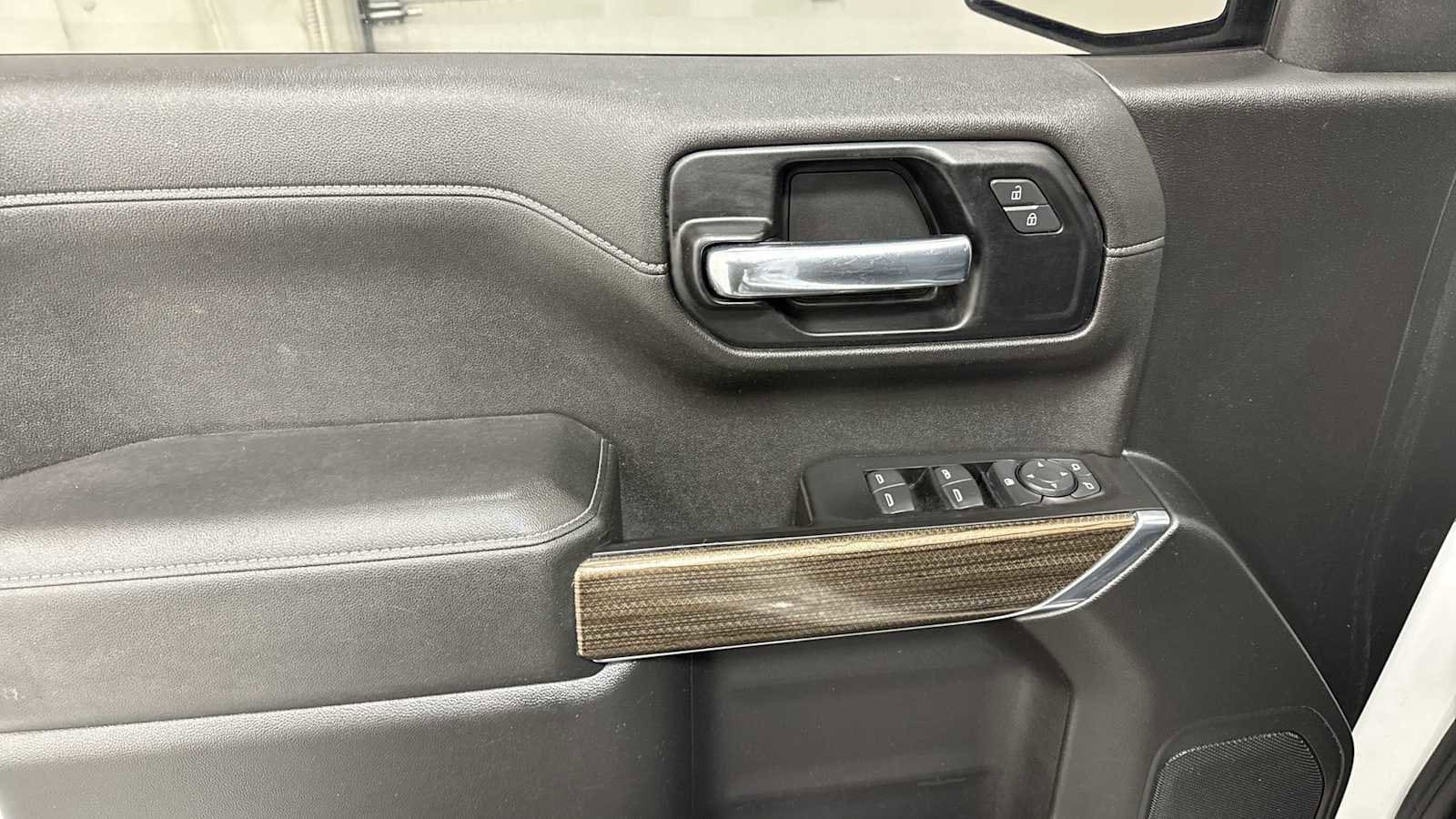 Thumbnail: 2020 Chevrolet Silverado 1500 - 15