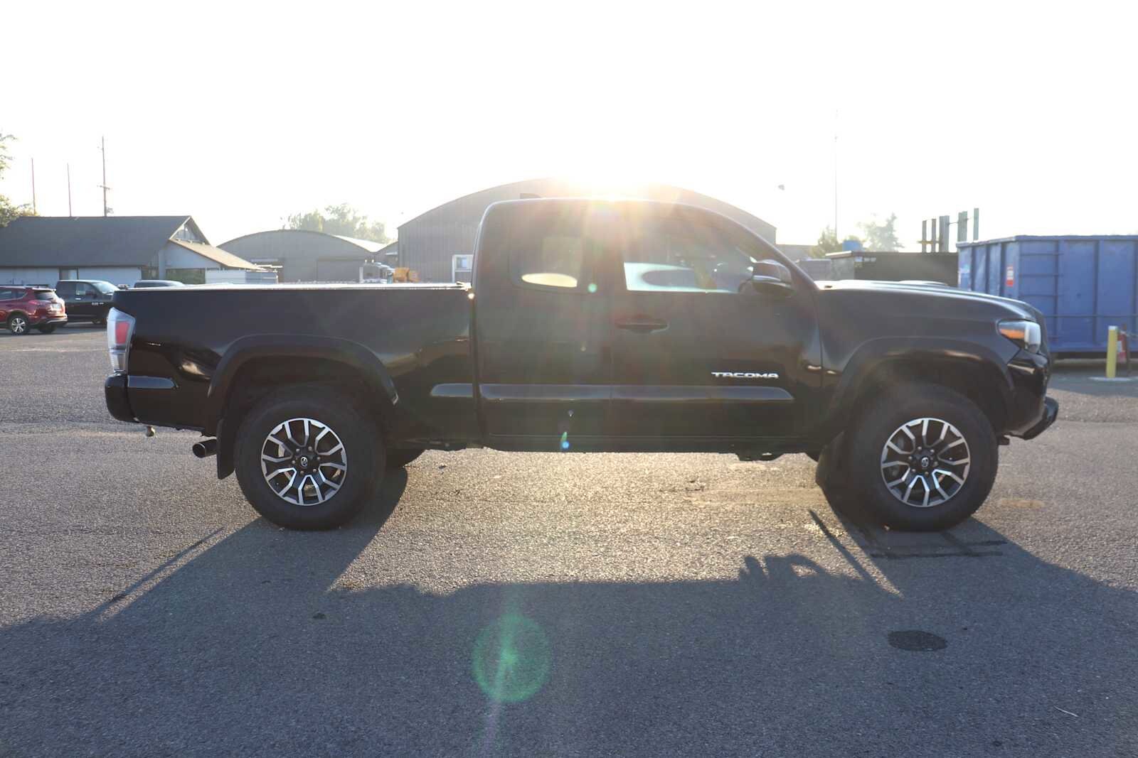 2021 Toyota Tacoma TRD Sport V6 photo 4