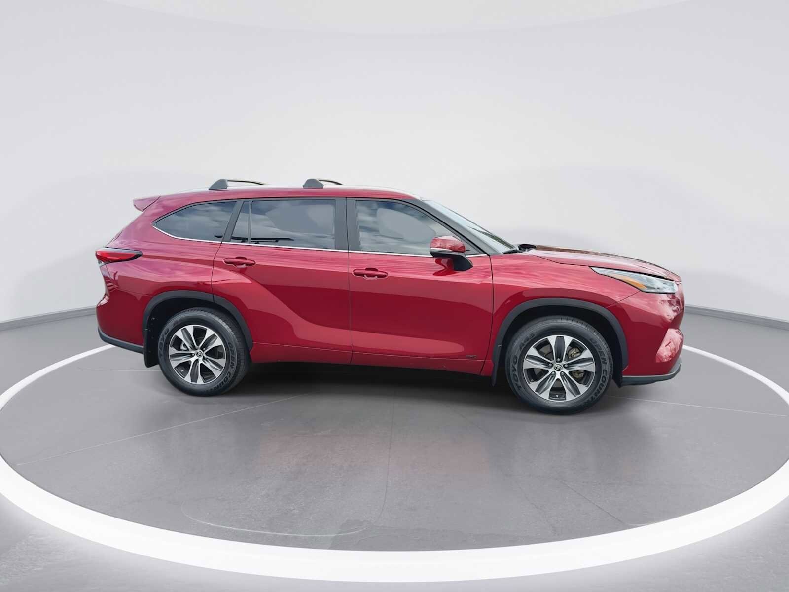 Thumbnail: 2023 Toyota Highlander - 9