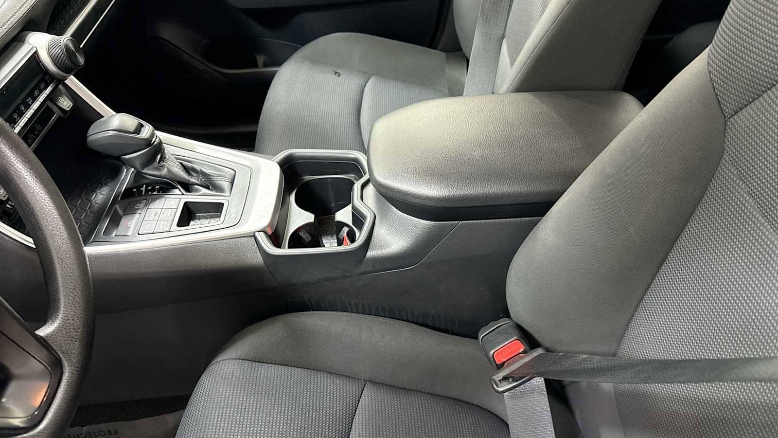 Thumbnail: 2019 Toyota RAV4 - 22