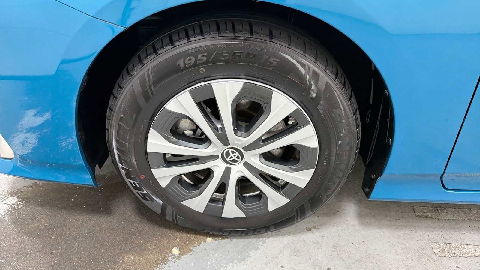Thumbnail: 2021 Toyota Prius Prime - 10