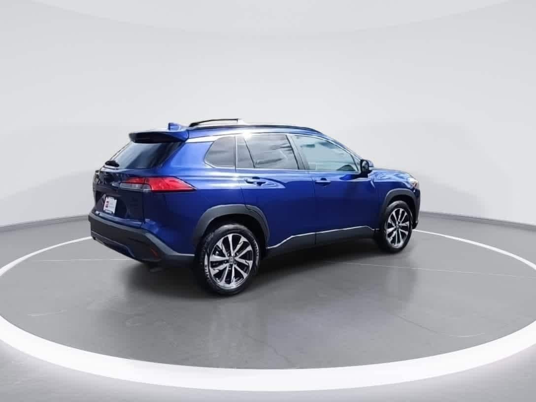 Thumbnail: 2022 Toyota Corolla Cross - 8