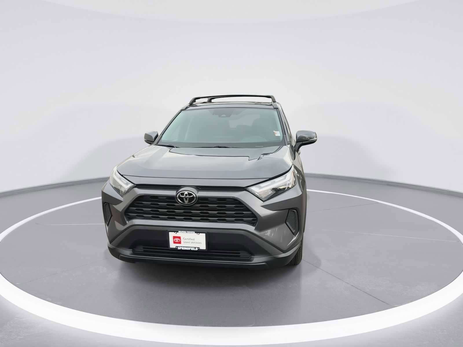 2022 Toyota RAV4 XLE photo 3