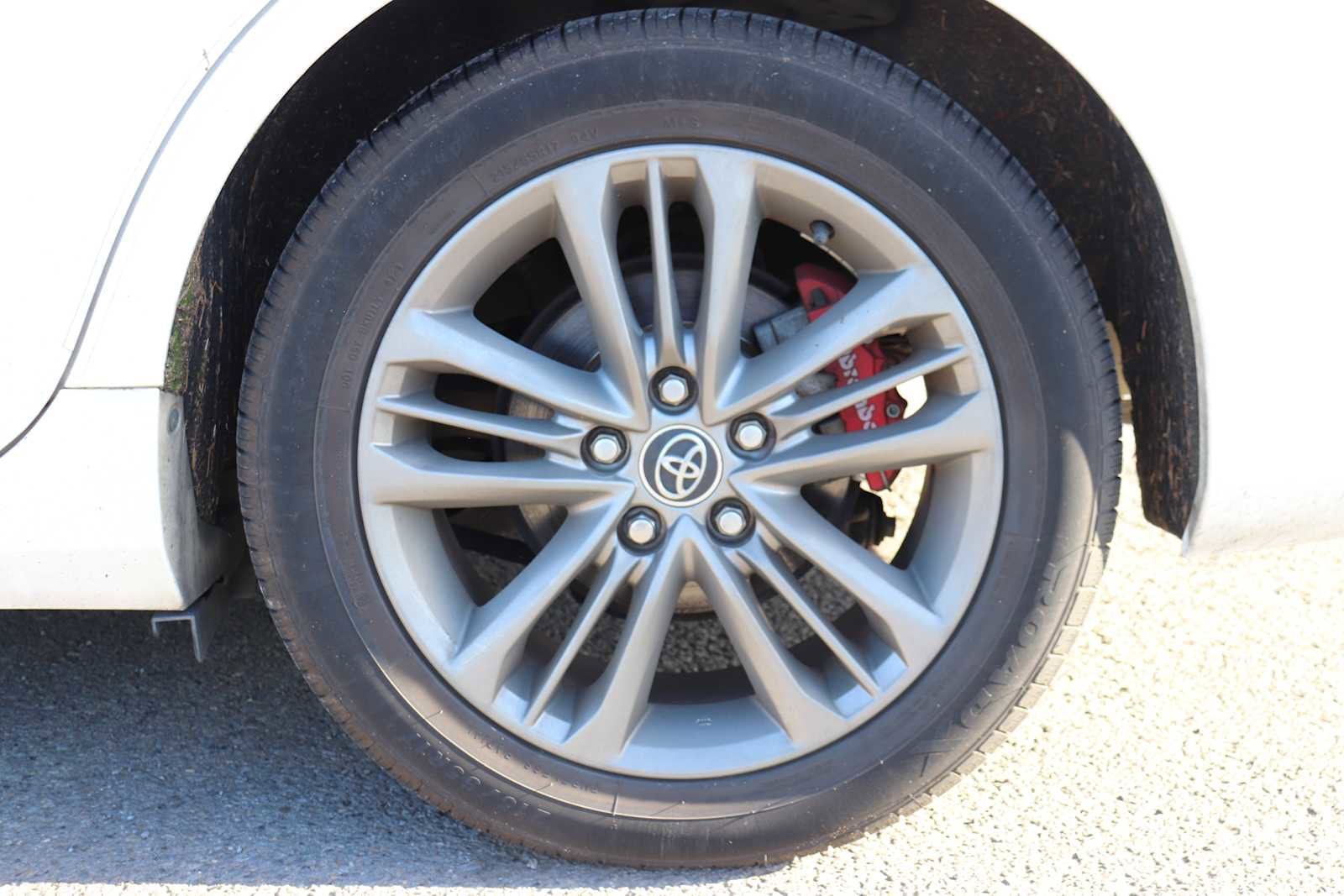 Thumbnail: 2015 Toyota Camry - 9