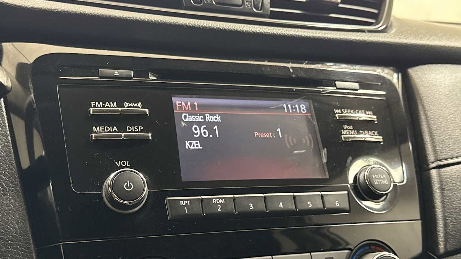 Thumbnail: 2017 Nissan Rogue - 18