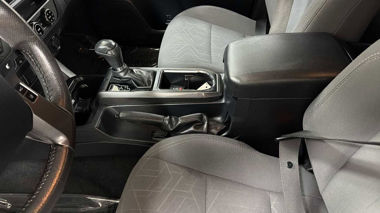 Thumbnail: 2018 Toyota Tacoma - 23