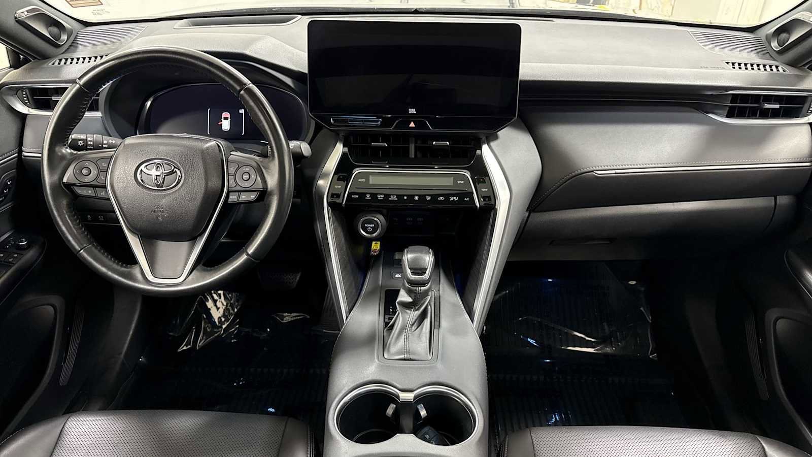 Thumbnail: 2023 Toyota Venza - 27